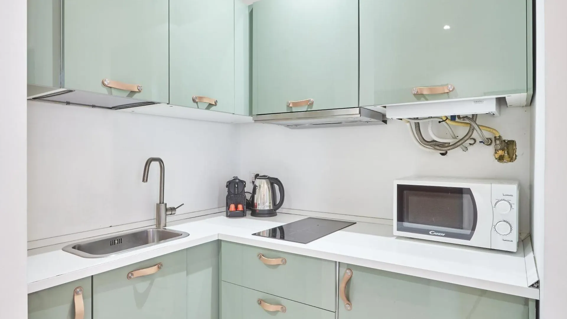 Apartment Elegante Appartamento Minimal Dai Tocchi Botanici Milan