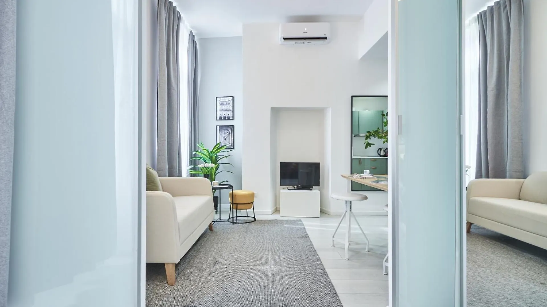 Elegante Appartamento Minimal Dai Tocchi Botanici Μιλάνο Ιταλία