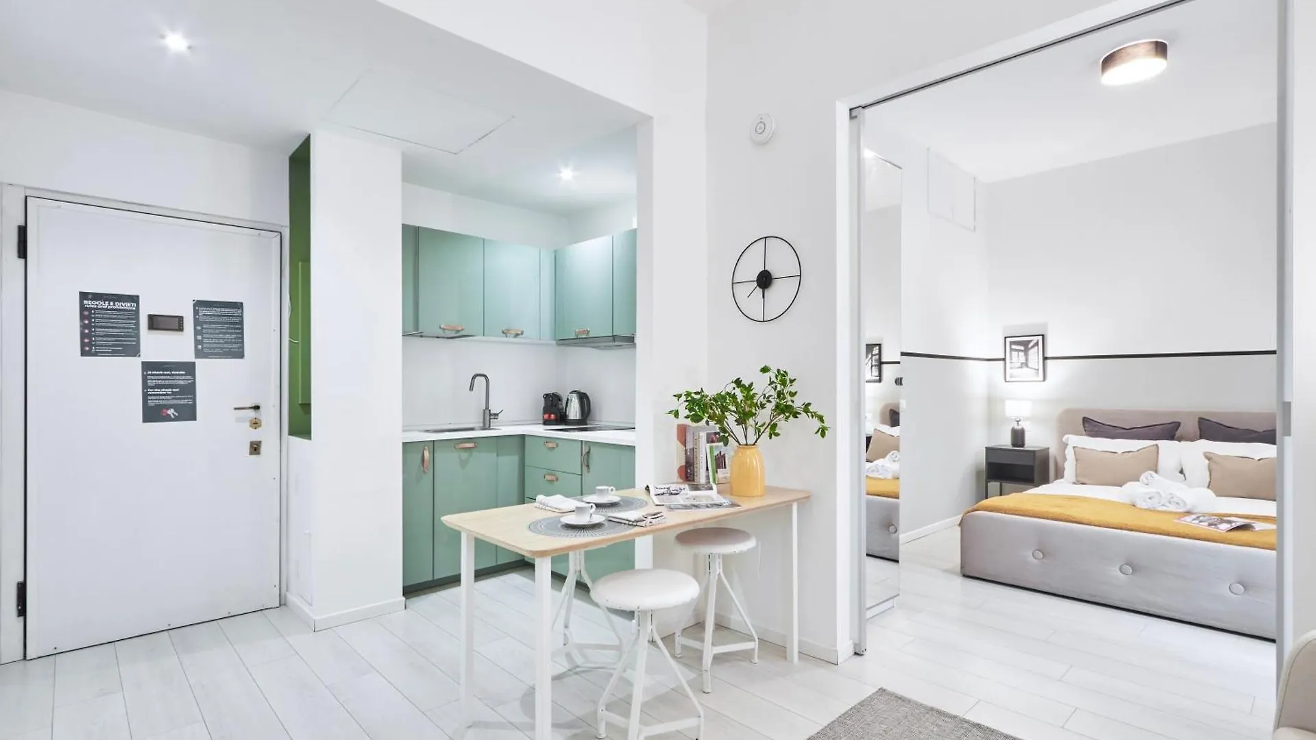 Elegante Appartamento Minimal Dai Tocchi Botanici Μιλάνο
